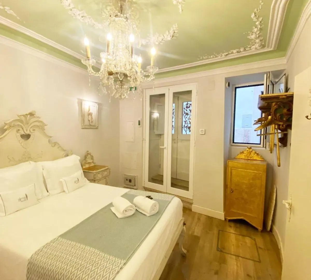 Exquisite Apartment With Patio Portuguese Soul Alfama 2P Лиссабон