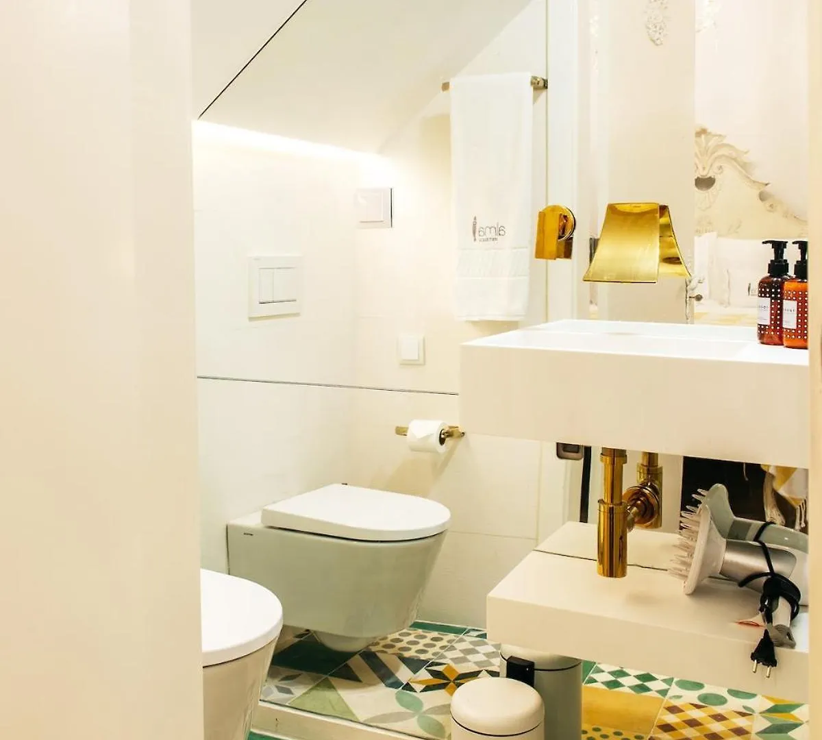 Exquisite Apartment With Patio Portuguese Soul Alfama 2P Лиссабон
